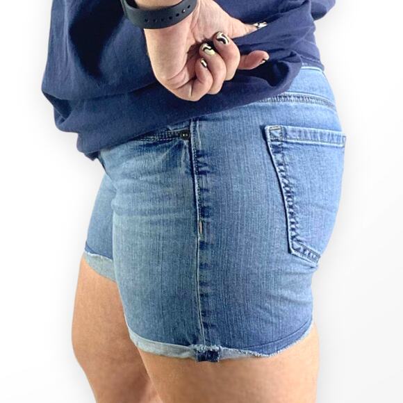 ANN TAYLOR LOFT Blue Light Wash Cut Off Rolled Hem Denim Shorts - Picture 3 of 6